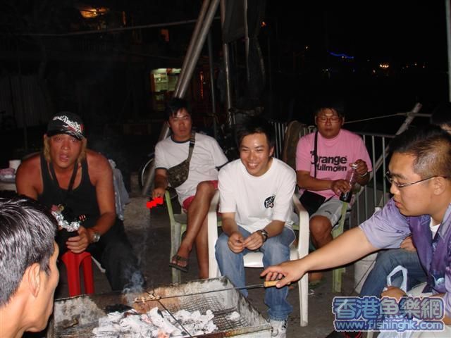 由左起,阿KEN,B仔,白虎,ISLAND(被遮住)