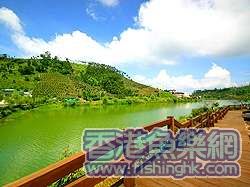 湖邊環湖步道.jpg