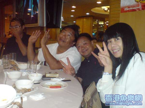 2個正常同兩個ng正常gae人合照