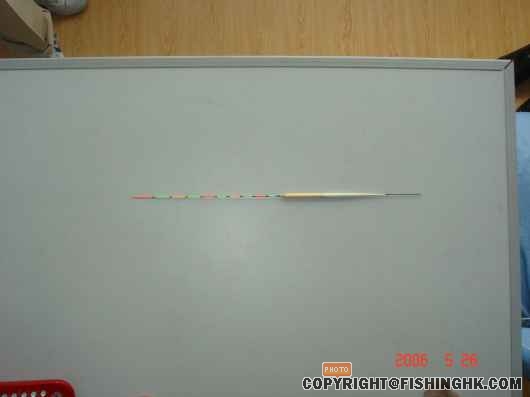 这是一款两接的鱼漂