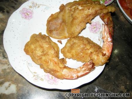 钓剩的三尾南极虾油炸吃了